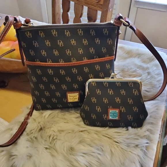 Dooney & Bourke Crossbody Bag and Coin Purse Set EUC - Picture 1 of 16